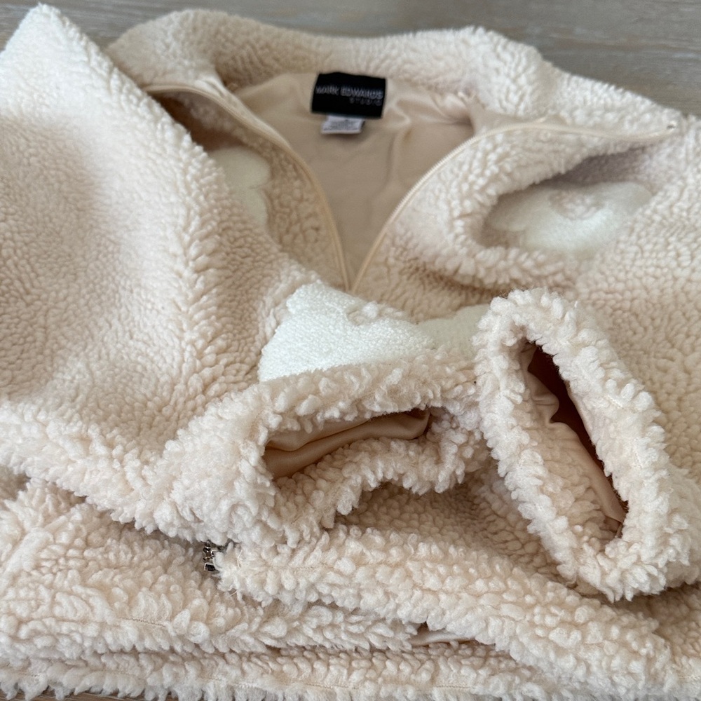 Mark Edward’s Floral Fleece Teddy Jacket - Picture 6 of 7